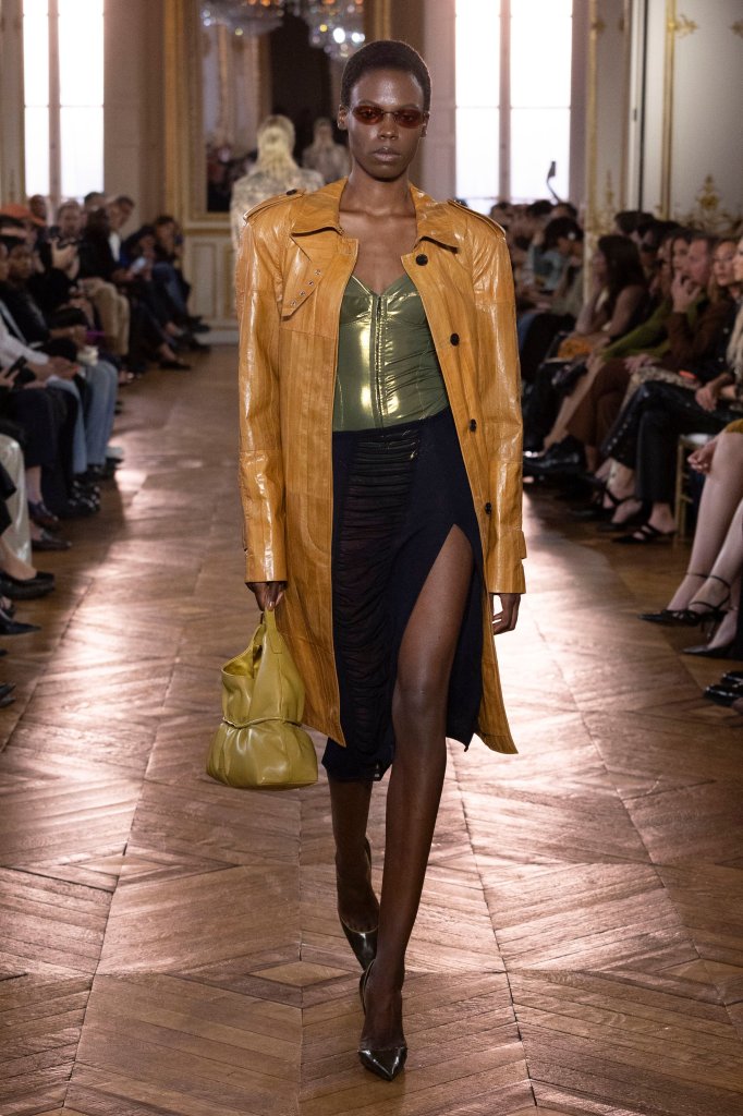 巴尔曼 Balmain 2027春夏高级成衣秀 - Paris Spring 2027