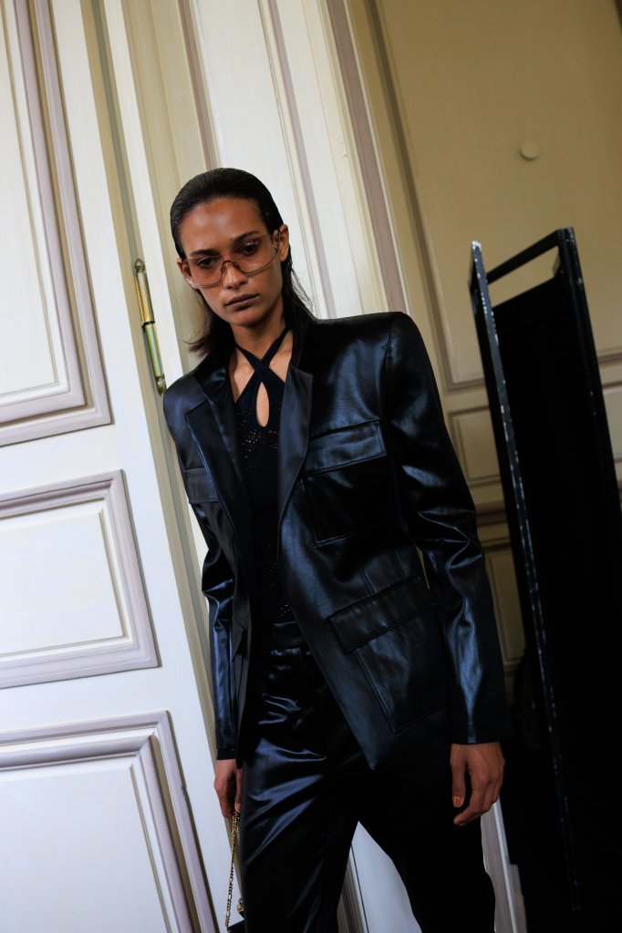巴尔曼 Balmain 2027春夏高级成衣秀(后台妆容) - Paris Spring 2027