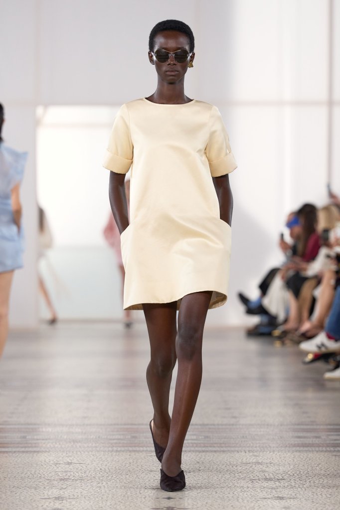 卡纷 Carven 2027春夏高级成衣秀 - Paris Spring 2027