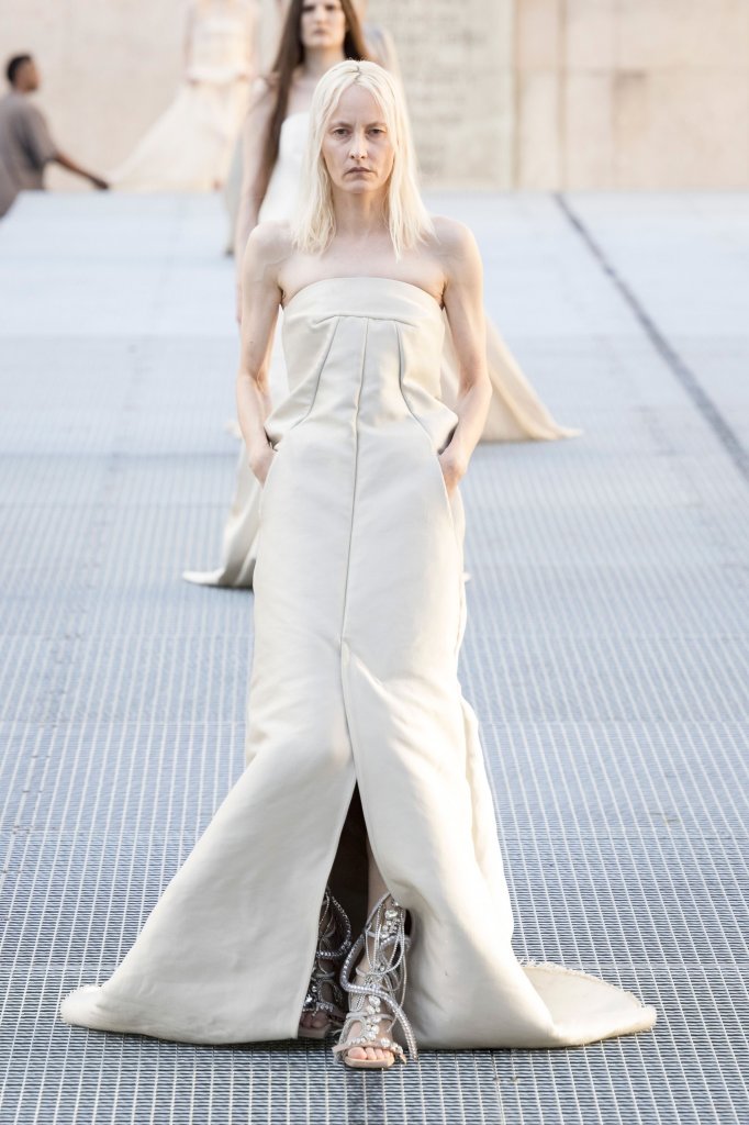 瑞克&middot;欧文斯 Rick Owens 2027春夏高级成衣秀 - Paris Spring 2027