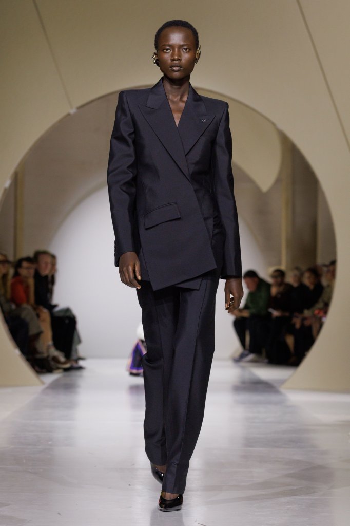 纪梵希 Givenchy 2027春夏高级成衣秀 - Paris Spring 2027