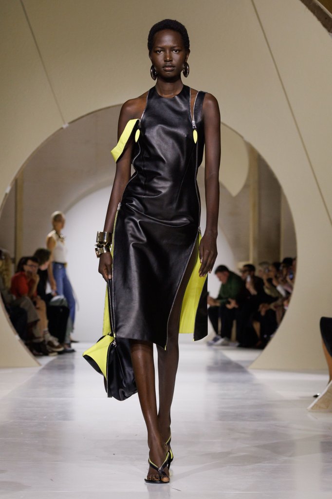 纪梵希 Givenchy 2027春夏高级成衣秀 - Paris Spring 2027