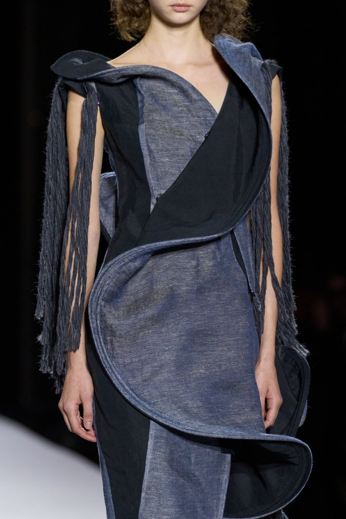 山本耀司 Yohji Yamamoto 2027春夏高级成衣秀(细节) - Paris Spring 2027
