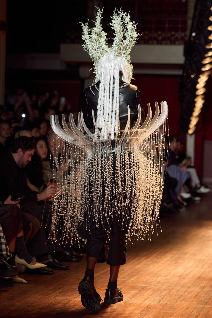 Noir Kei Ninomiya 2027春夏高级成衣秀(细节) - Paris Spring 2027