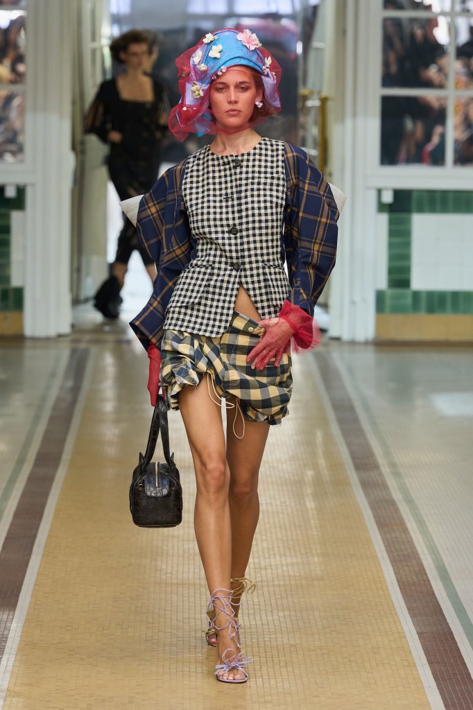 Andreas Kronthaler for Vivienne Westwood 2027春夏高级成衣秀 - Paris Spring 2027
