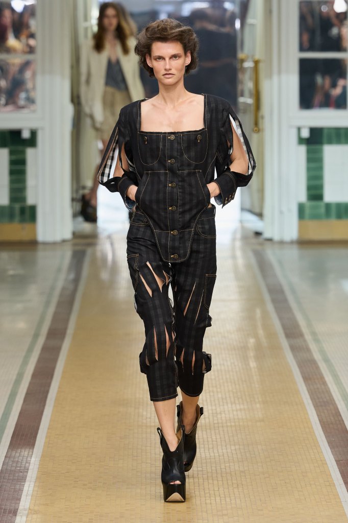 Andreas Kronthaler for Vivienne Westwood 2027春夏高级成衣秀 - Paris Spring 2027