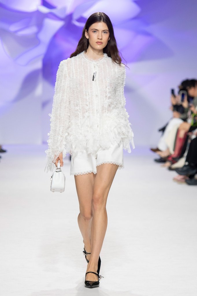 夏姿&middot;陈 Shiatzy Chen 2027春夏高级成衣秀 - Paris Spring 2027