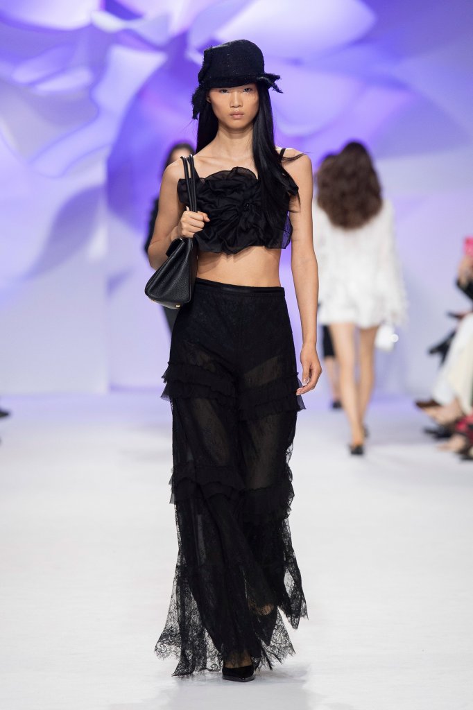 夏姿&middot;陈 Shiatzy Chen 2027春夏高级成衣秀 - Paris Spring 2027