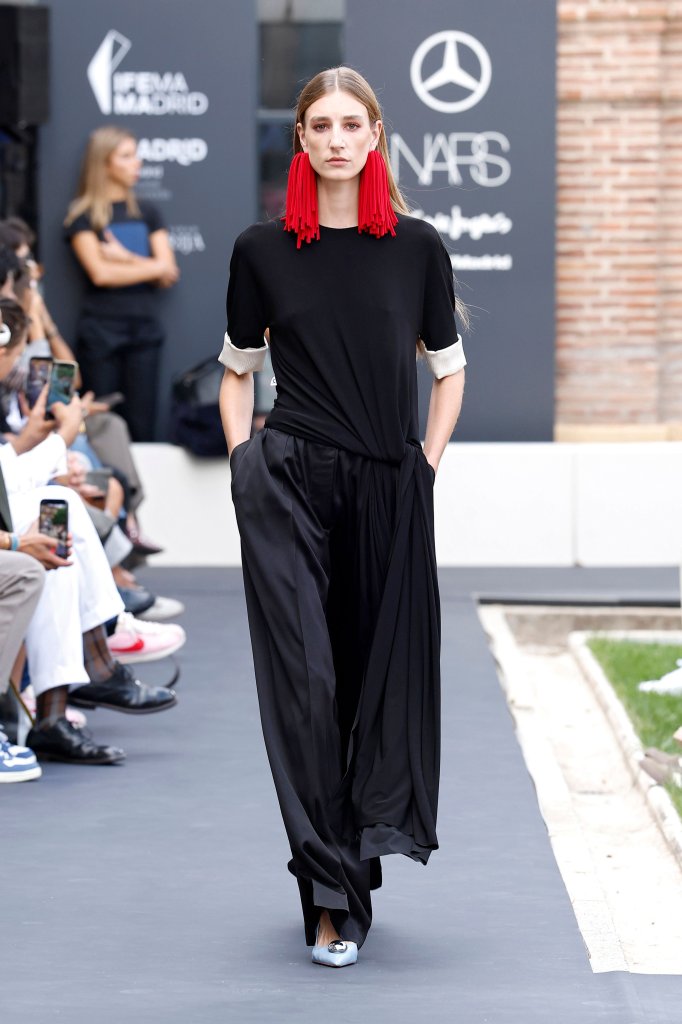 Mois&eacute;s Nieto 2027春夏高级成衣秀 - Madrid Spring 2027